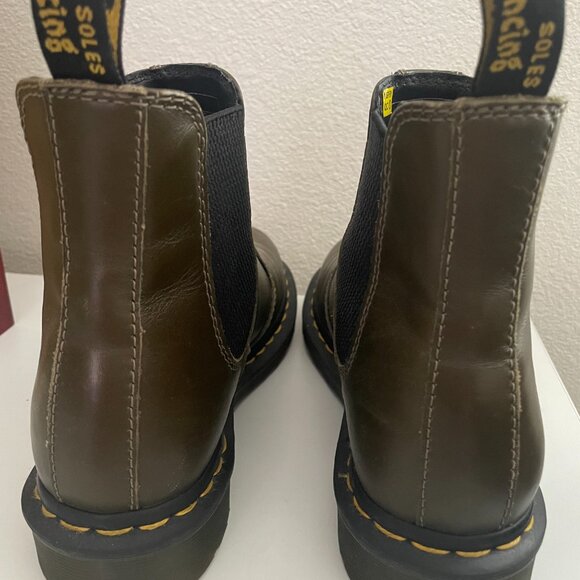 Dr. Martens Wanama Leather Olive Green Chelsea Boots size 7 - Picture 2 of 7